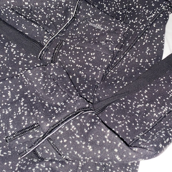 Lululemon run briskly quarter zip pullover - Picture 6 of 9